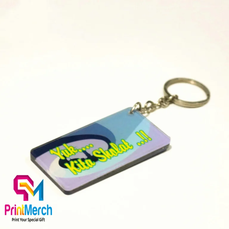Gantungan kunci akrilik custom dengan desain warna gradasi