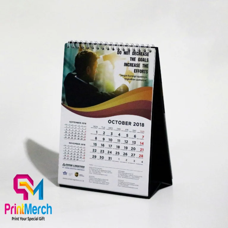Kalender duduk custom dengan desain promosi perusahaan